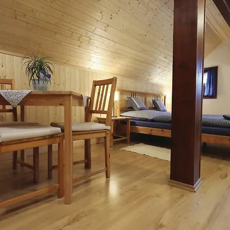 Casa de Férias Six Bedroom Holiday In Horni Marsov *
