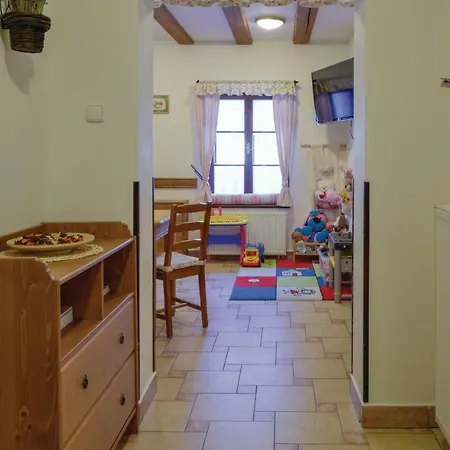 Six Bedroom Holiday In Horni Marsov