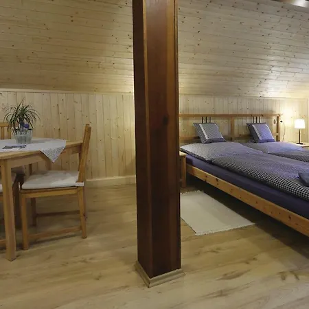 Six Bedroom Holiday In Horni Marsov Casa de Férias