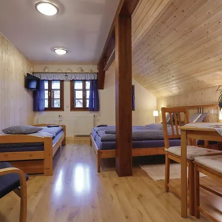 Six Bedroom Holiday In Horni Marsov Casa de Férias *