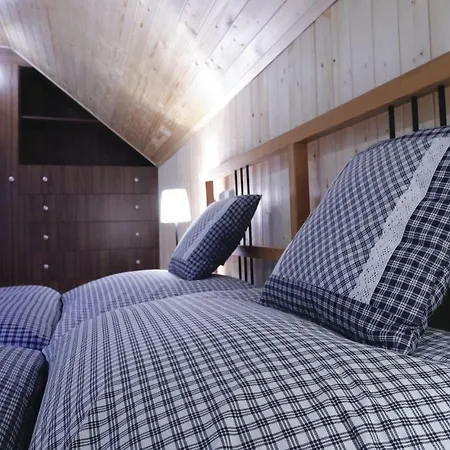 Six Bedroom Holiday In Horni Marsov *